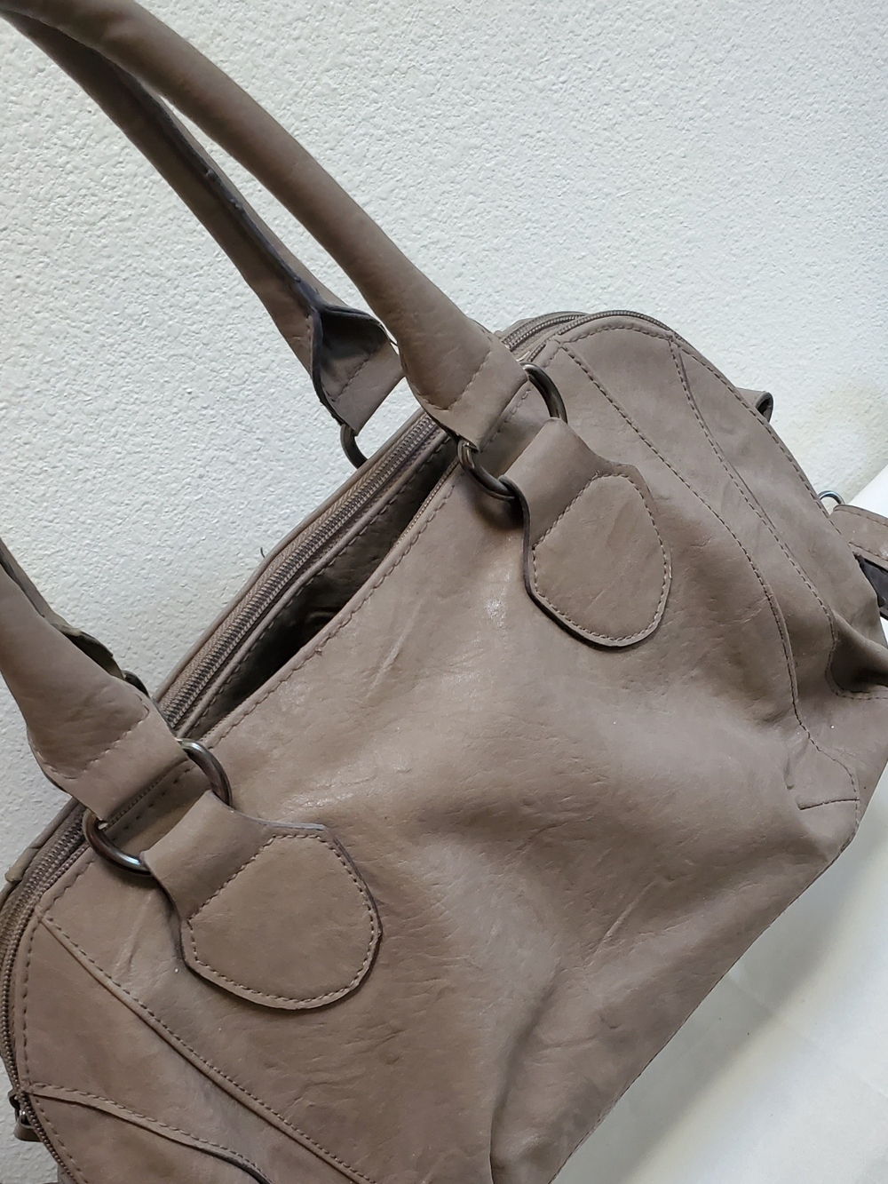 Bueno Taupe Shoulder Bag